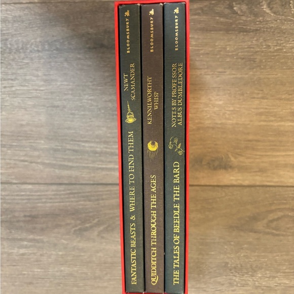 RARE Hogwarts Library complete Box Set. In outstanding condition. - Picture 2 of 5